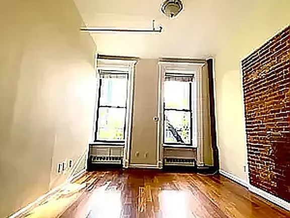 2nd image of 71 W 71st St APT 1G