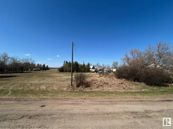 5008 50th Ave, Redwater, AB T0A 2W0