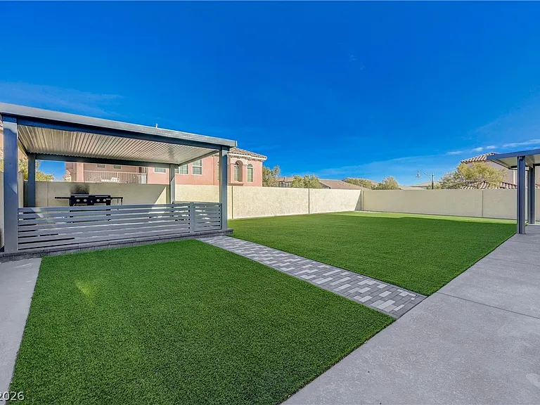 9738 Bear Trap Ct — Photo 44