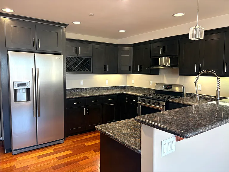 420 Monterey St — Photo 3