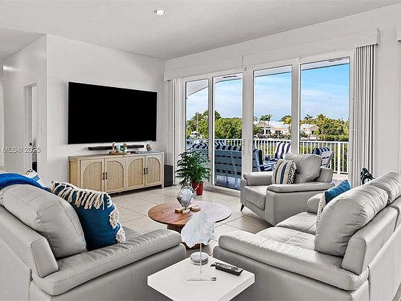 5th image of 7760 Aviation Blvd
