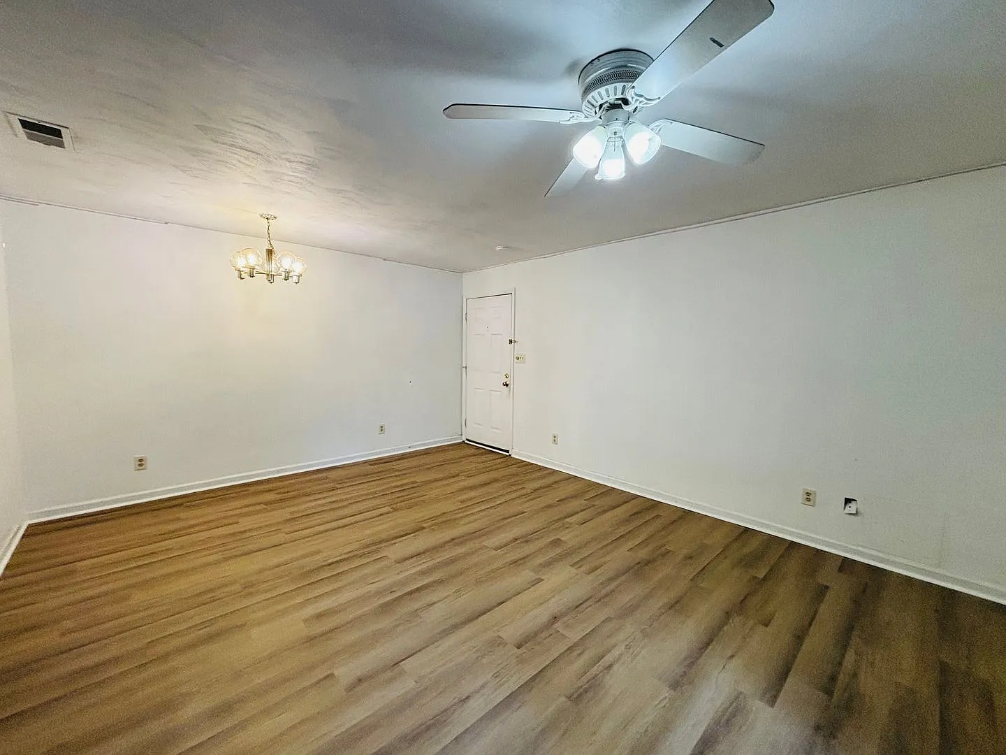 3 Bedroom, 2 Bath Condo — Photo 3