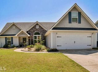28 Lighthouse Dr, Winder, GA 30680