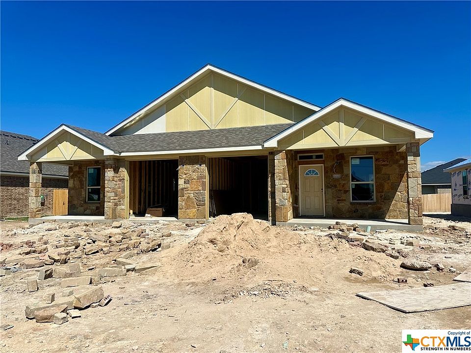 2nd image of 5207 Rose Garden Loop