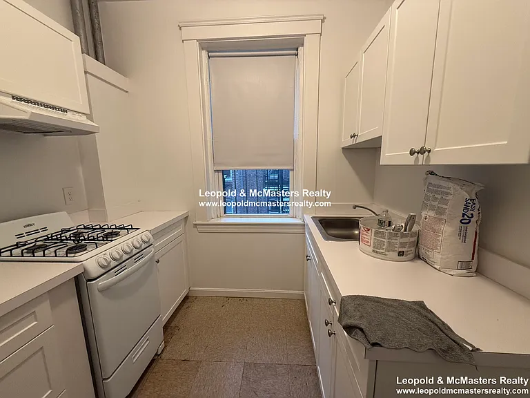 Kelton Street Apartments — Photo 40