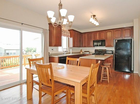4th image of 2930 Carrington Ct