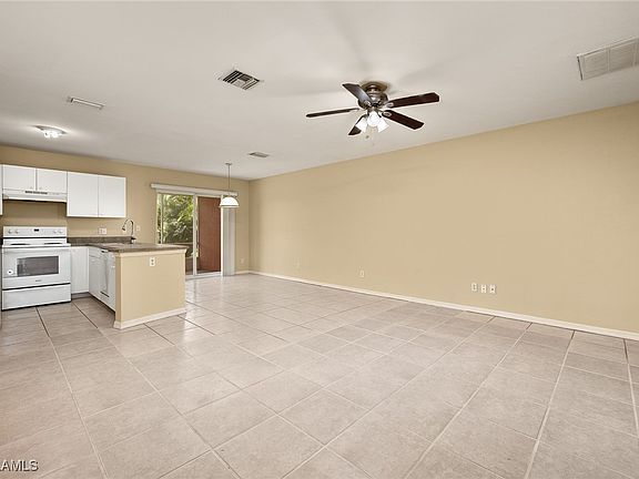 3rd image of 616 SE 9th St #618
