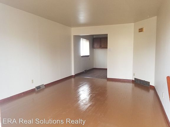 2nd image of 2104 Grasmere Ave