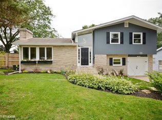 510 Oak St, North Aurora, IL 60542