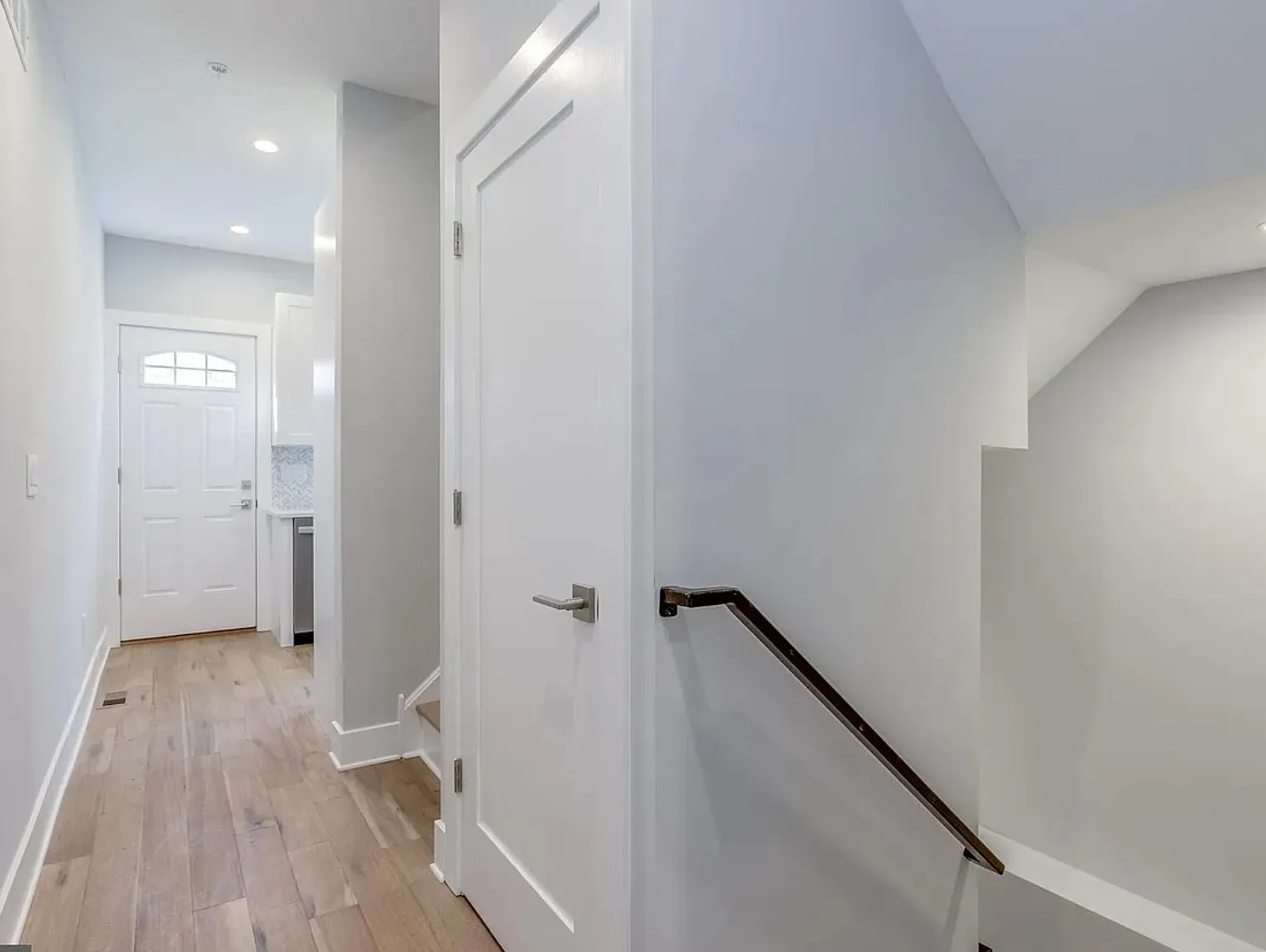 3 bed, 2075 sqft, $2,800 — Photo 4