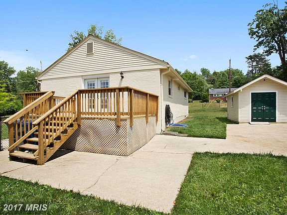 4th image of 3601 Oakwood Ln