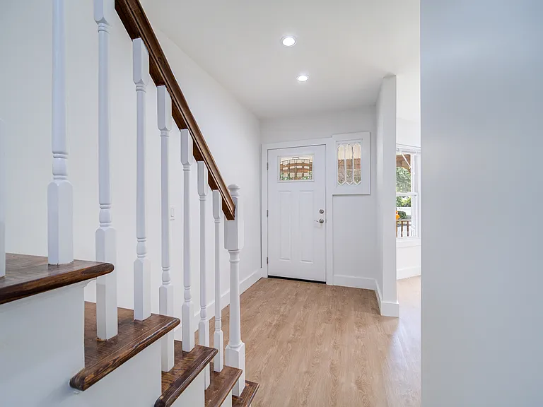 470 Delaware Ave #1L — Photo 2