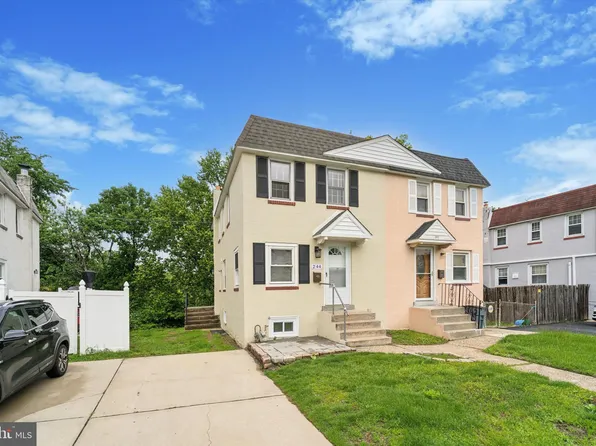 244 Crum Creek Dr, Woodlyn, PA 19094