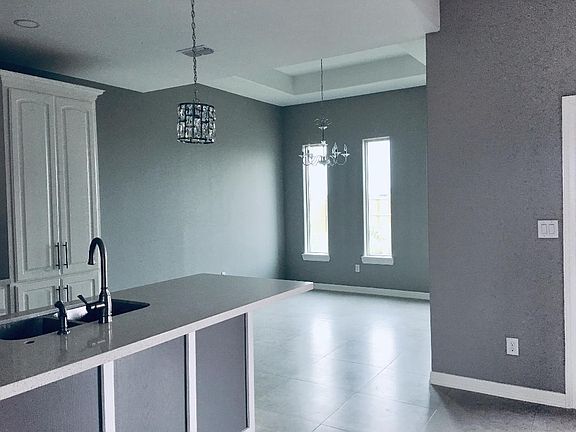 5th image of 3873 Tolosa St