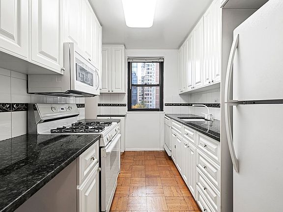 4th image of 315 E 72nd St APT 7M