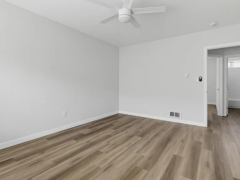 3650 Newton — Photo 34