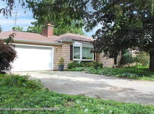 1615 Ridgewood Dr, East Lansing, MI 48823