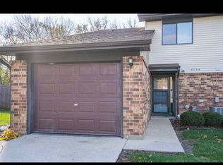 5124 Bel Aire Rd, Des Moines, IA 50310