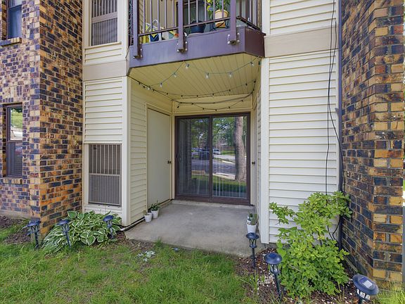 2nd image of 2013 Country Club Dr APT 4A