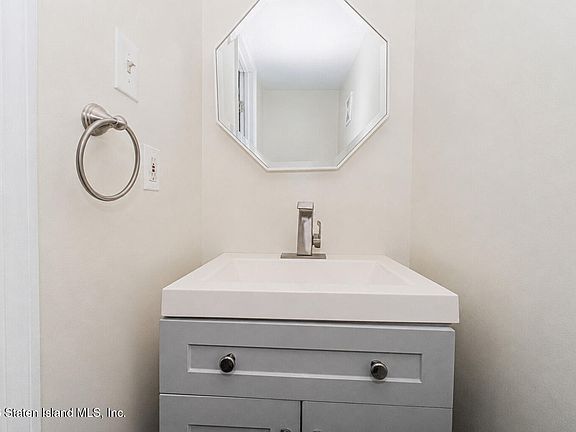 4th image of 548 Ilyssa Way