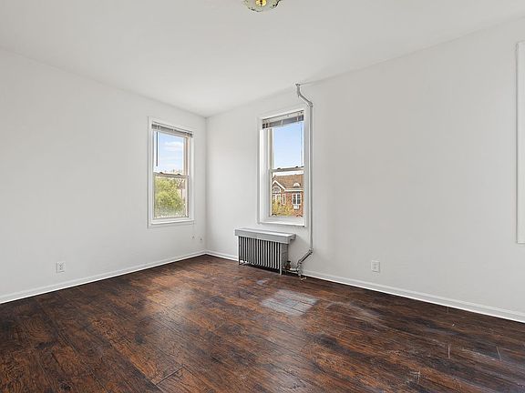 5th image of 31-11 43rd St