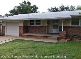2410 N Riverlawn Dr, Wichita, KS 67204