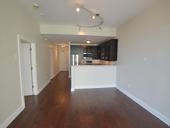 4th image of 645 N Kingsbury St APT 2603