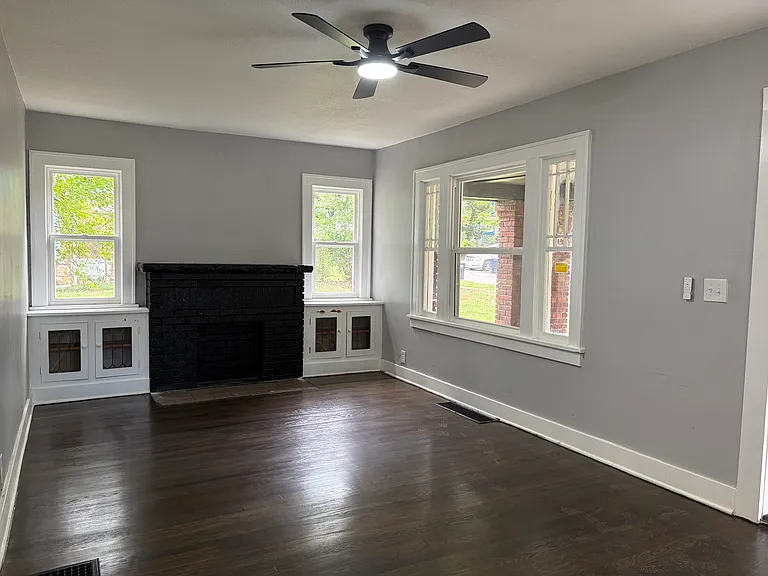 5215 Highland Ave — Photo 3