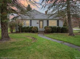 4892 Lakeshore Rd, Lexington, MI 48450