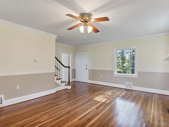 2nd image of 16223 Melville Ln