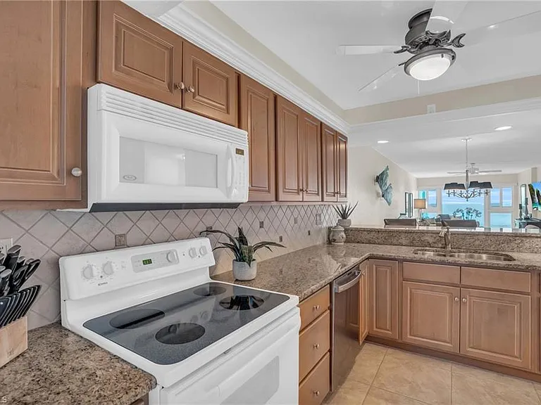 25900 Hickory Blvd #803 — Photo 18