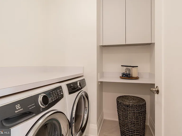 310 Strand St #503 — Photo 30