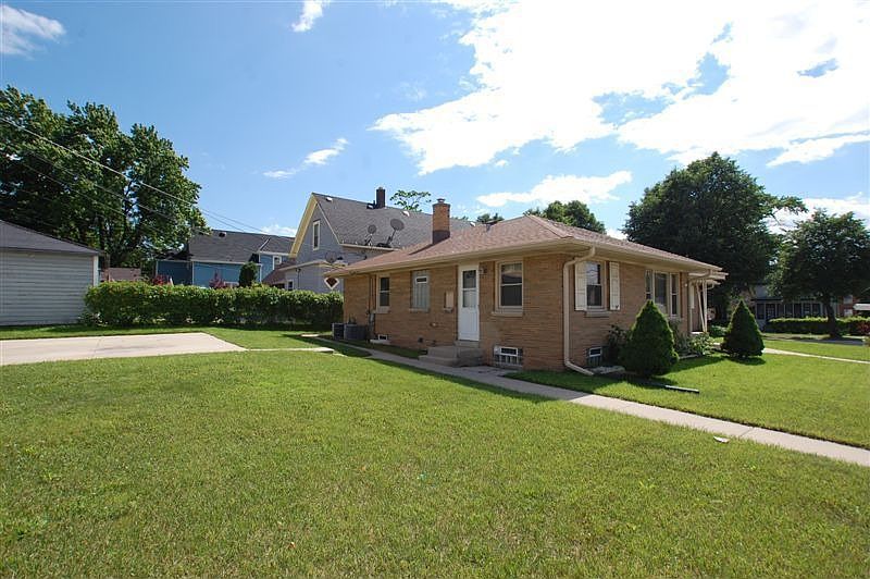 2nd image of 7743 W Becher St