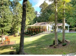 10 Edna Oaks Rd, Hendersonville, NC 28792
