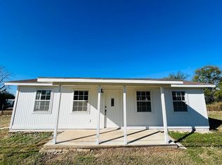 723 E Zapata St, Crystal City, TX 78839