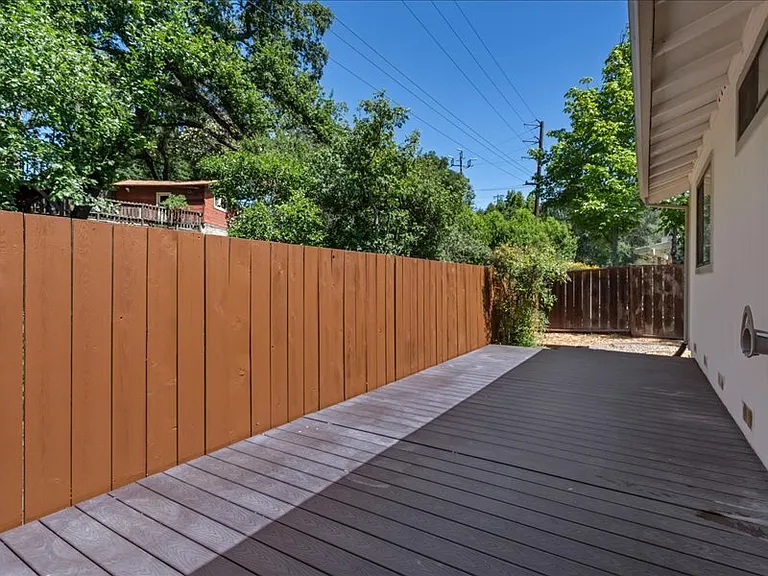 843 Falcon Way — Photo 18