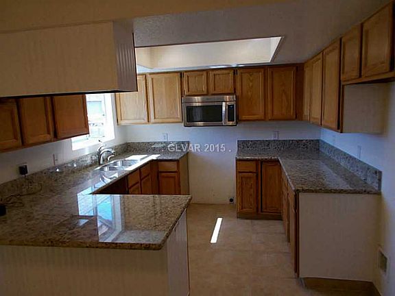 3rd image of 4645 Yuma Ave