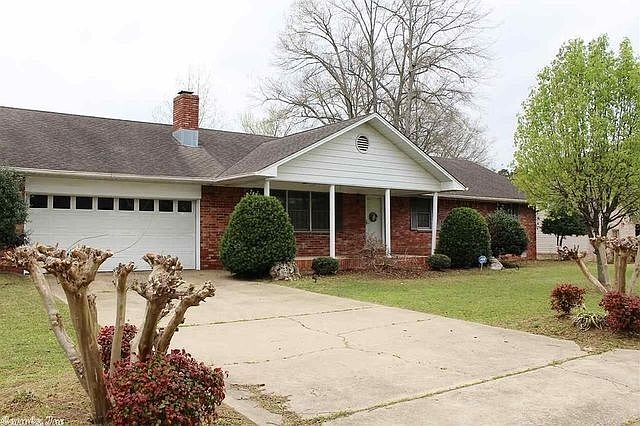 For Sale: 1212 Grayson Cir, Malvern, AR 72104