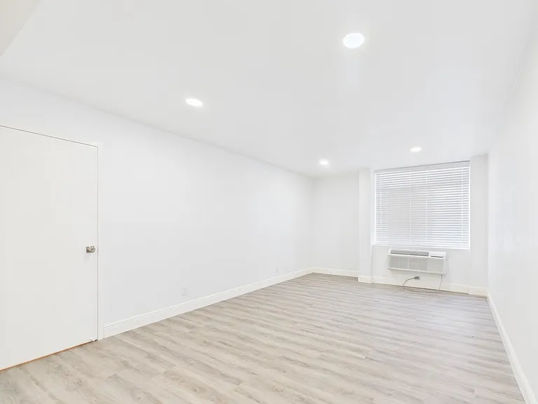 7510 Hornwood Dr #801 — Photo 2