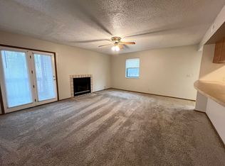 2700 W Willowlake Dr #2708-202, Peoria, IL 61614
