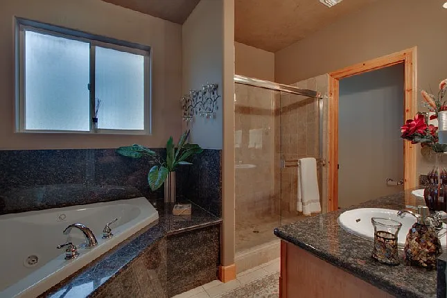977 Creekwood Dr — Photo 16