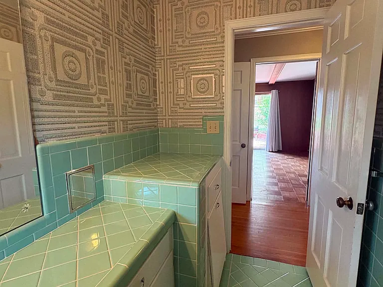 2421 S Boston Ave — Photo 37