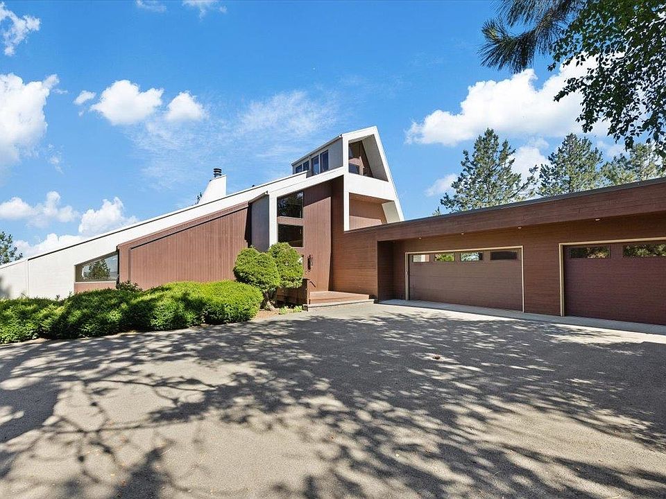 1st image of 121 N Greenridge Dr