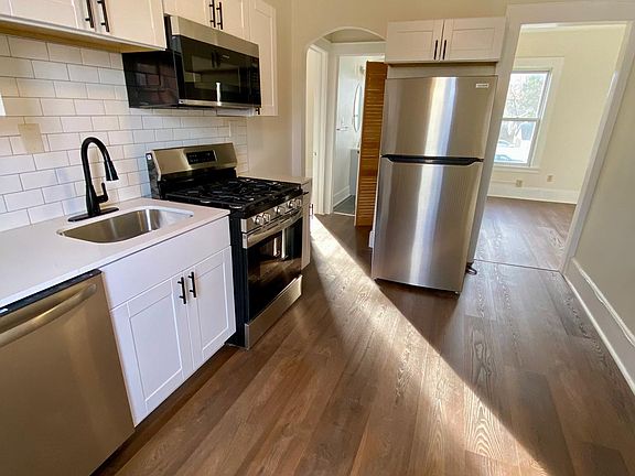 2nd image of 729 Helen St #4