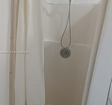 4th image of 4924 SW 44th Ave #2