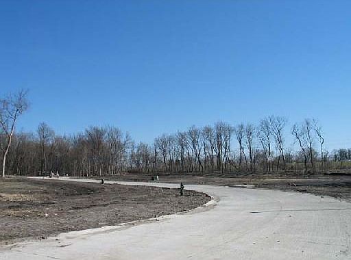 2nd image of 280 N Woodland Dr