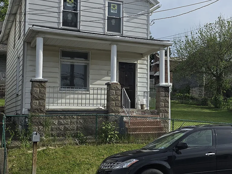 525 Grant Ave — Photo 1