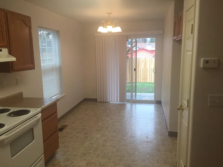 1292 Clearsprings Dr — Photo 13