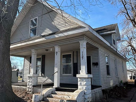 2nd image of 1137 S Grand Ave