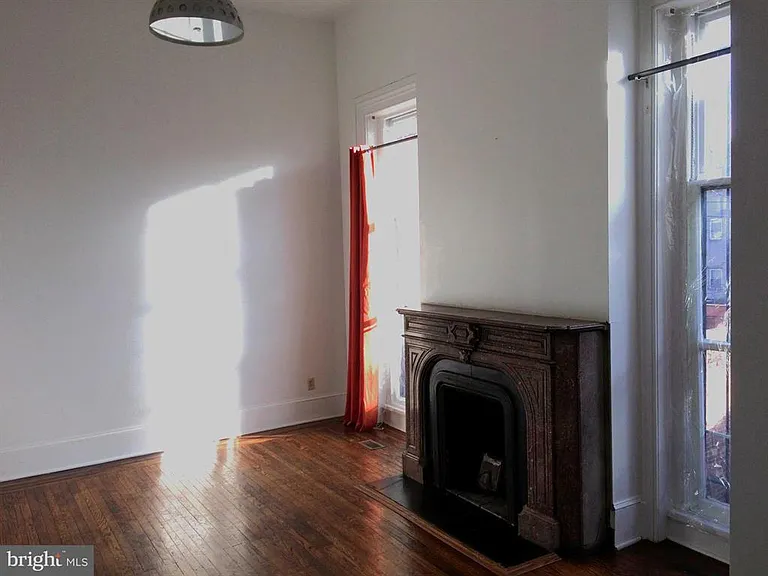 1310 Eutaw Pl — Photo 2